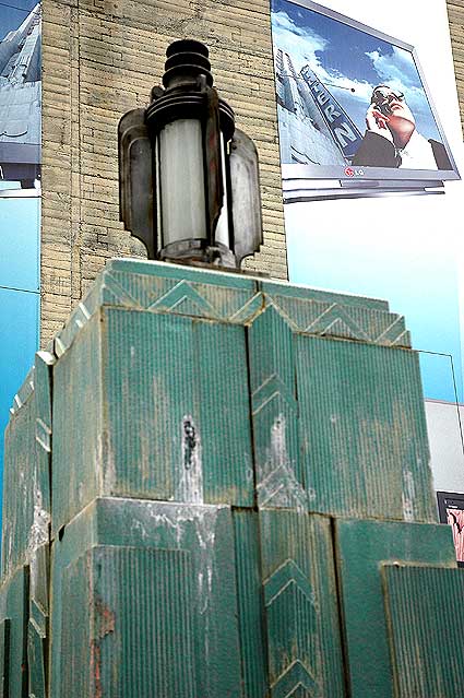 The Wiltern Theater, Details