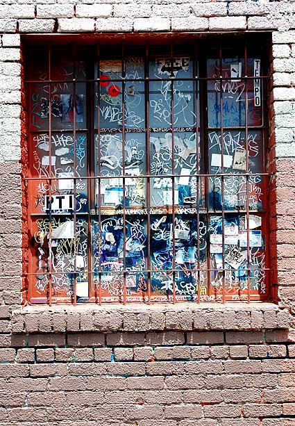 Sign on Melrose Avenue, Los Angeles (alley)