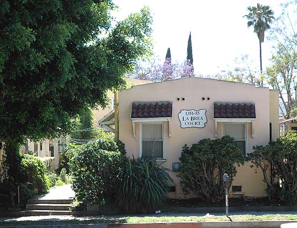 Hollywood bungalows, La Brea Court
