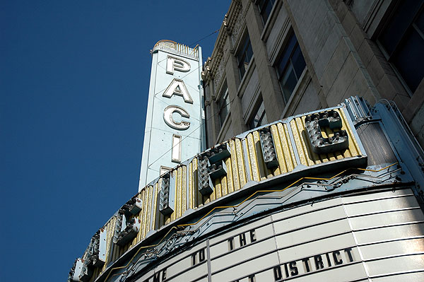 Warner Pacific Theater - 6423 Hollywood Boulevard