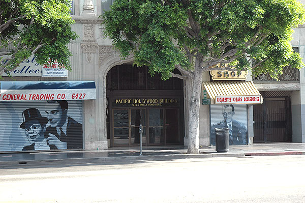 Warner Pacific Theater - 6423 Hollywood Boulevard