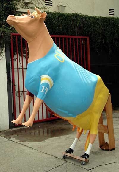 UCLA-USC Cow on Melrose