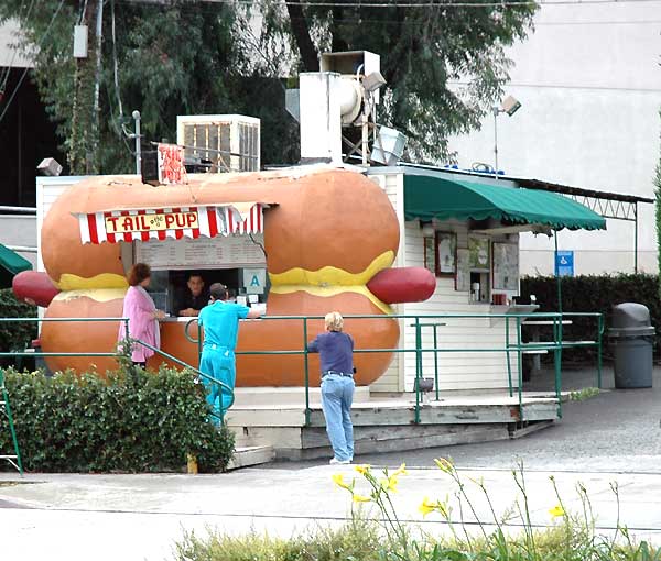 Tail O' the Pup, Los Angeles, November 10, 2005