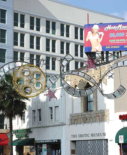 Hollywood Boulevard at Christmas (12/16/05)