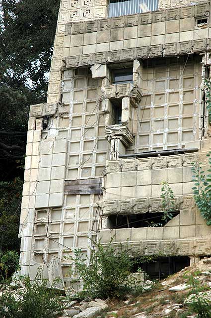 Ennis House - Frank Lloyd Wright - 12/18/05