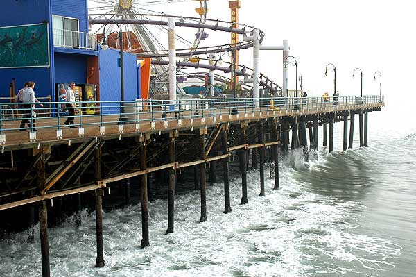 Santa Monica Municipal Pier, 1 December 2005 