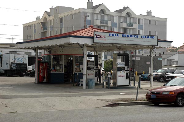 T&T Service, Sawtelle Boulevard, West Los Angeles