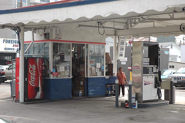 T&T Service, Sawtelle Boulevard, West Los Angeles