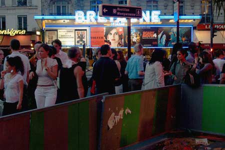 Paris waits - Saturday night before the big game -