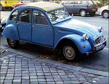 ,,,a Citroën "Deux Chevaux: