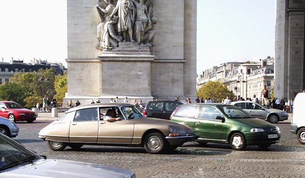 Citroën DS parade Paris 2005