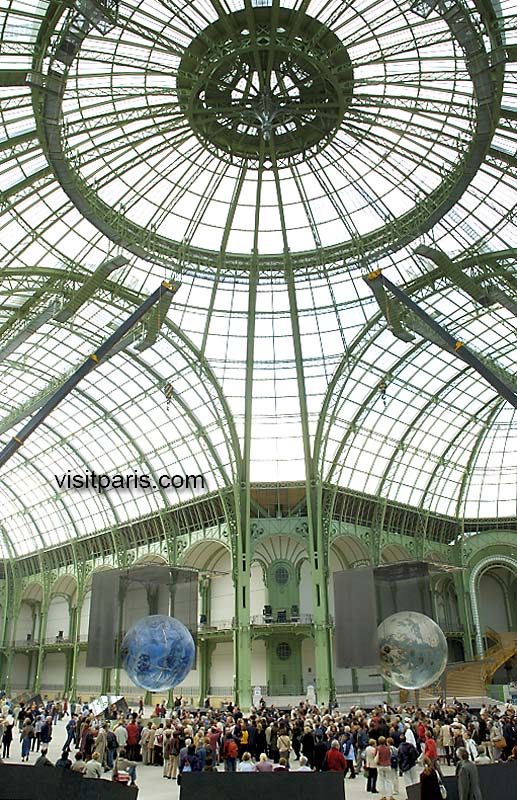 Paris: The Grand Palais, September 2005 