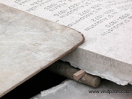 Photographer's Grave - Paris, France