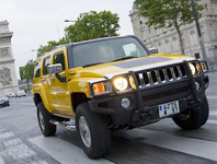 Hummer H3 on the streets of Paris