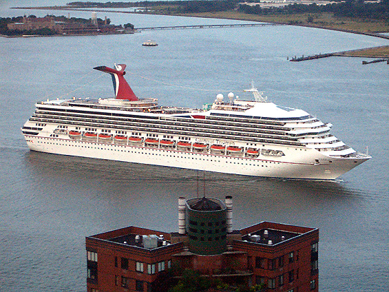 Cruise ship on the Hudson -
