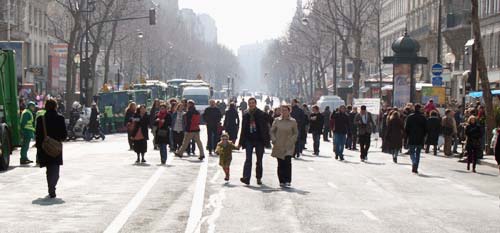 Paris streets, March 19, 2006, post demonstrations
