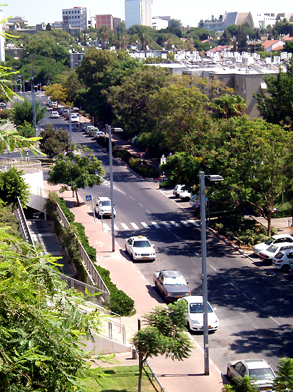 Ramat Aviv During Shabbat - No Traffic 