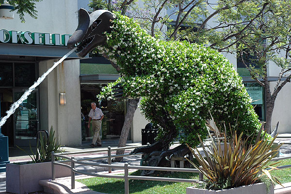 Topiary Dinosaur of Santa Monica