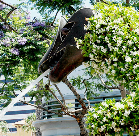 Topiary Dinosaur of Santa Monica