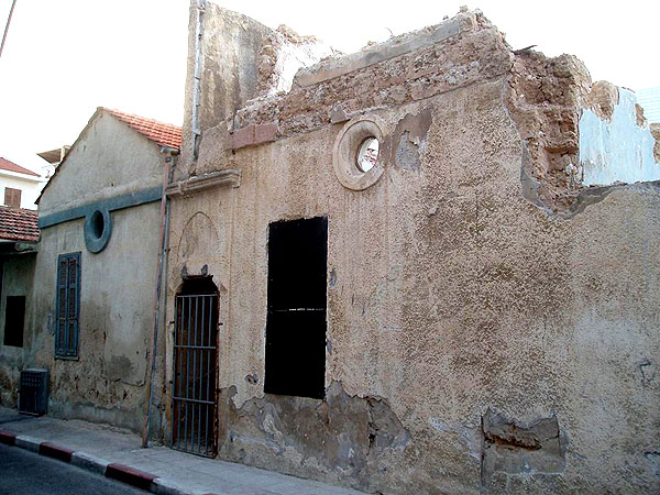 Remnants of time gone by, old houses ...